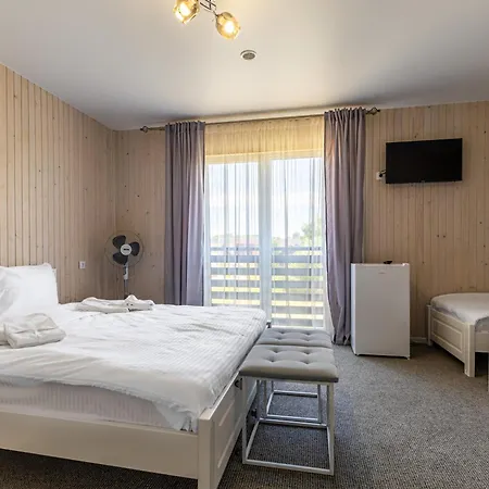 Hotell Fenix Solotvyno